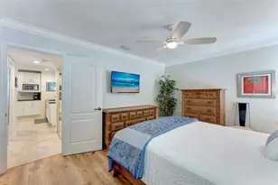 1017 W Peppertree Dr, Sarasota, FL 34242 - Photo 23