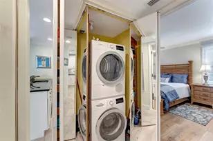 1017 W Peppertree Dr, Sarasota, FL 34242 - Photo 29