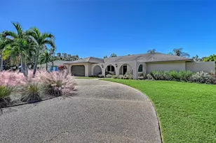 8010 Conservatory Dr, Sarasota, FL 34243 - Photo 1