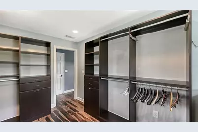 8010 Conservatory Drive, Sarasota, FL 34243 - Photo 21