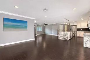 8010 Conservatory Dr, Sarasota, FL 34243 - Photo 15