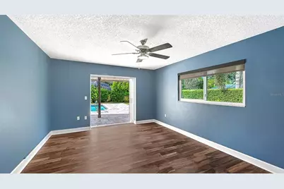 8010 Conservatory Drive, Sarasota, FL 34243 - Photo 27