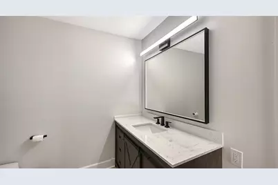 8010 Conservatory Drive, Sarasota, FL 34243 - Photo 31