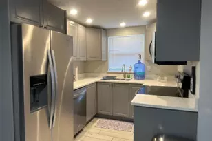 5320 Moeller Ave, Sarasota, FL 34233 - Photo 3