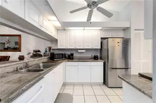 4248 Marseilles Ave, Sarasota, FL 34233 - Photo 9