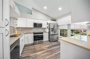 5958 Clubside Dr, Sarasota, FL 34243 - Photo 11