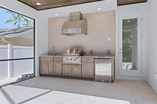 1876 Magnolia St, Sarasota, FL 34239 - Photo 41