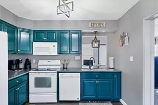 3224 Williamsburg St, Sarasota, FL 34231 - Photo 9