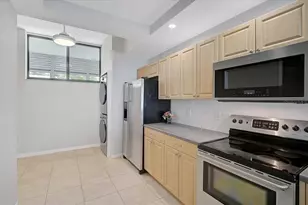 988 Boulevard of the Arts, Sarasota, FL 34236 - Photo 5