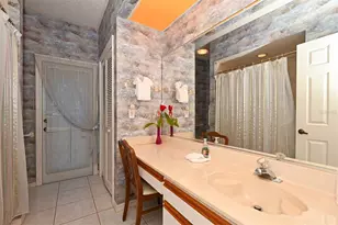 3866 Surrey Ct, Sarasota, FL 34235 - Photo 35