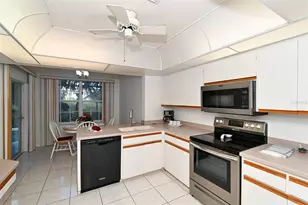 3866 Surrey Ct, Sarasota, FL 34235 - Photo 19