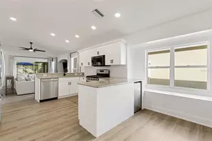 6226 Blueflower Ct, Lakewood Ranch, FL 34202 - Photo 11