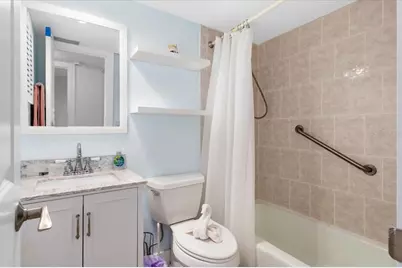 110 Vista Hermosa Circle #106B, Sarasota, FL 34242 - Photo 9