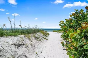 110 Vista Hermosa Cir, Sarasota, FL 34242 - Photo 39