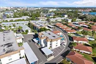 110 Vista Hermosa Cir, Sarasota, FL 34242 - Photo 29