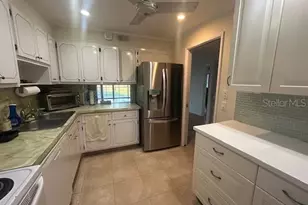 7461 W Country Club Dr N, Sarasota, FL 34243 - Photo 3