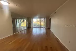 7461 W Country Club Dr N, Sarasota, FL 34243 - Photo 5