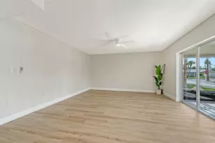 101 Whispering Sands Dr, Sarasota, FL 34242 - Photo 13