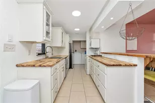 2835 Williamsburg St, Sarasota, FL 34231 - Photo 11