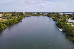 910 Bayshore Dr, Terra Ceia, FL 34250 - Photo 47