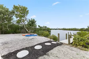 910 Bayshore Dr, Terra Ceia, FL 34250 - Photo 45