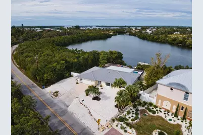 910 Bayshore Drive, Terra Ceia, FL 34250 - Photo 3