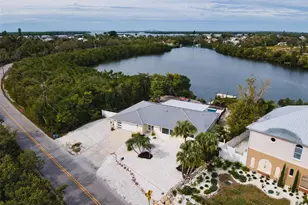 910 Bayshore Dr, Terra Ceia, FL 34250 - Photo 3