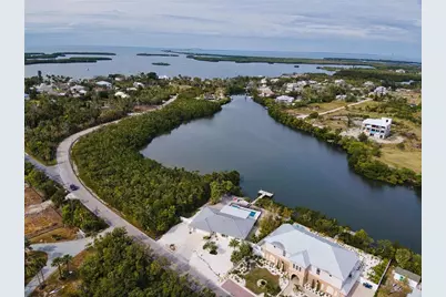 910 Bayshore Drive, Terra Ceia, FL 34250 - Photo 3