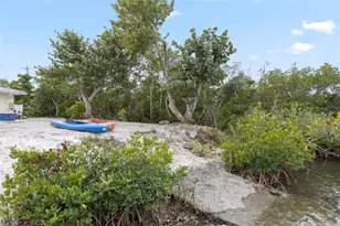 910 Bayshore Dr, Terra Ceia, FL 34250 - Photo 47