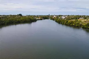 910 Bayshore Dr, Terra Ceia, FL 34250 - Photo 49