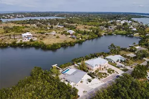 910 Bayshore Dr, Terra Ceia, FL 34250 - Photo 59