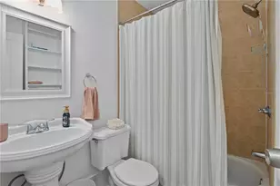 918 16th St W, Bradenton, FL 34205 - Photo 17