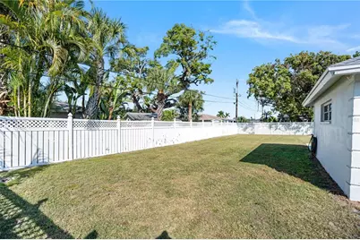 319 Mendez Drive, Sarasota, FL 34243 - Photo 3