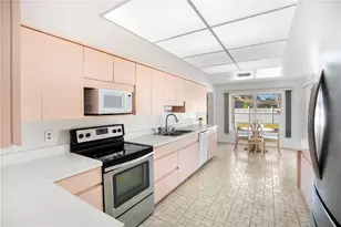 319 Mendez Dr, Sarasota, FL 34243 - Photo 19