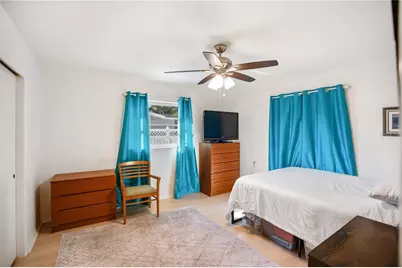 319 Mendez Drive, Sarasota, FL 34243 - Photo 9