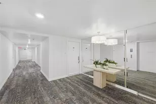 1750 Benjamin Franklin Dr, Sarasota, FL 34236 - Photo 5