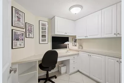 1750 Benjamin Franklin Drive #9B, Sarasota, FL 34236 - Photo 13