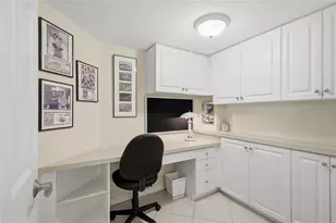 1750 Benjamin Franklin Dr, Sarasota, FL 34236 - Photo 13