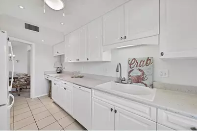 4825 Gulf Of Mexico Drive #202, Longboat Key, FL 34228 - Photo 15