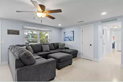 305 67th Street, Holmes Beach, FL 34217 - Photo 9