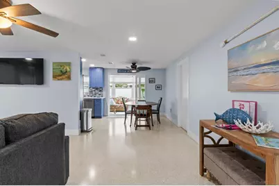 305 67th Street, Holmes Beach, FL 34217 - Photo 7