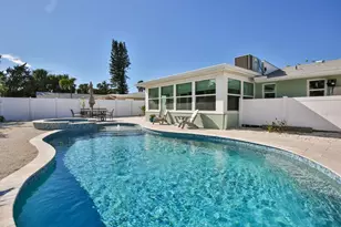 305 67th St, Holmes Beach, FL 34217 - Photo 43