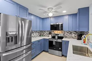 305 67th St, Holmes Beach, FL 34217 - Photo 15