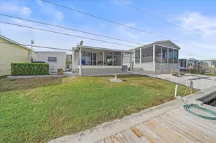 220 Bimini Dr, Palmetto, FL 34221 - Photo 43