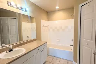 5611 Bidwell Pkwy, Sarasota, FL 34233 - Photo 9