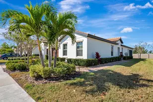 17003 Clear Cork Dr, Wimauma, FL 33598 - Photo 5