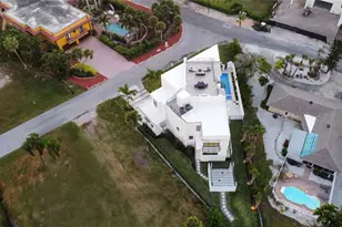 519 Rountree Dr, Longboat Key, FL 34228 - Photo 81