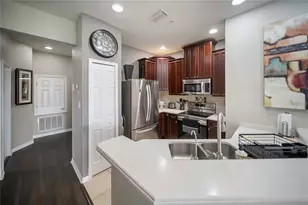 3760 Parkridge Cir, Sarasota, FL 34243 - Photo 17