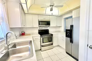 9722 Hernando Ct, Bradenton, FL 34210 - Photo 5