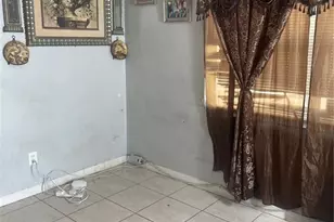 1112 6th St E, Bradenton, FL 34208 - Photo 5